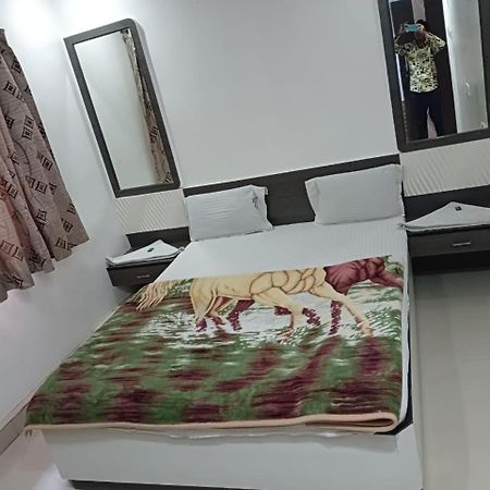 Hotel Shri Sai Darshan Shirdi Luaran gambar
